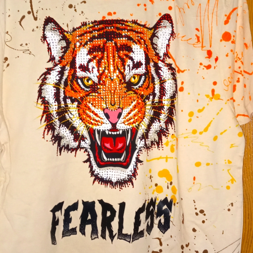 Cream/orange/brown Bedazzled 🐯 w/ paint splash design "FEARLESS" short sleeve